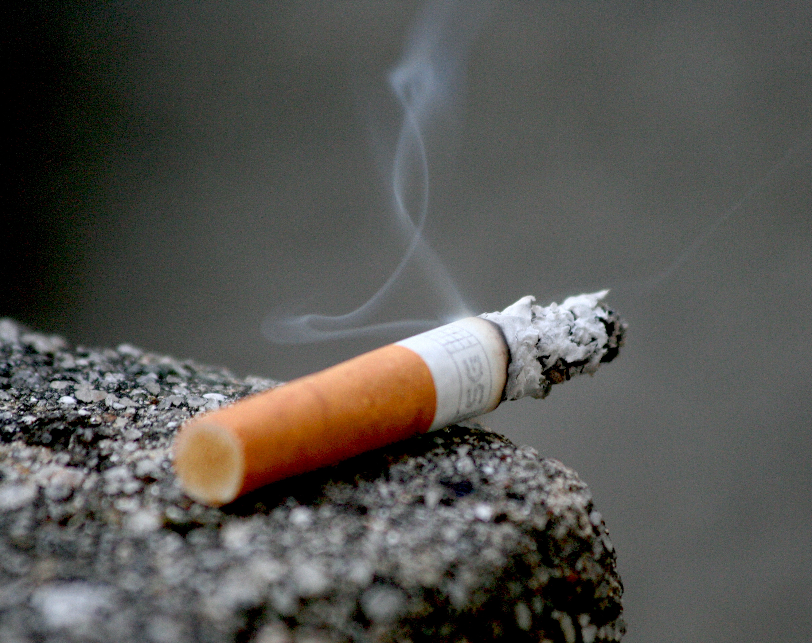 Didėjantis cigarečių akcizas: mažėjantis rūkančiųjų skaičius